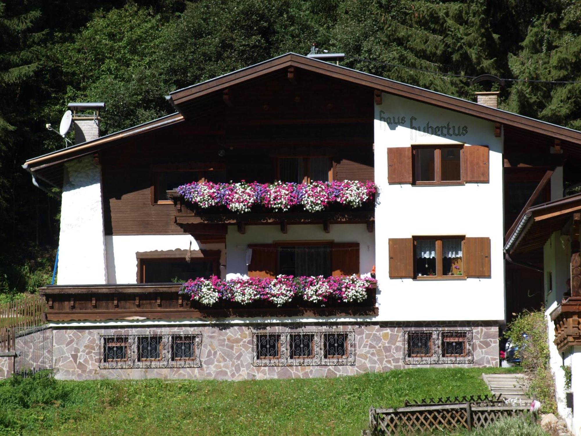 Haus Hubertus Apartment Sankt Leonhard im Pitztal Exterior photo